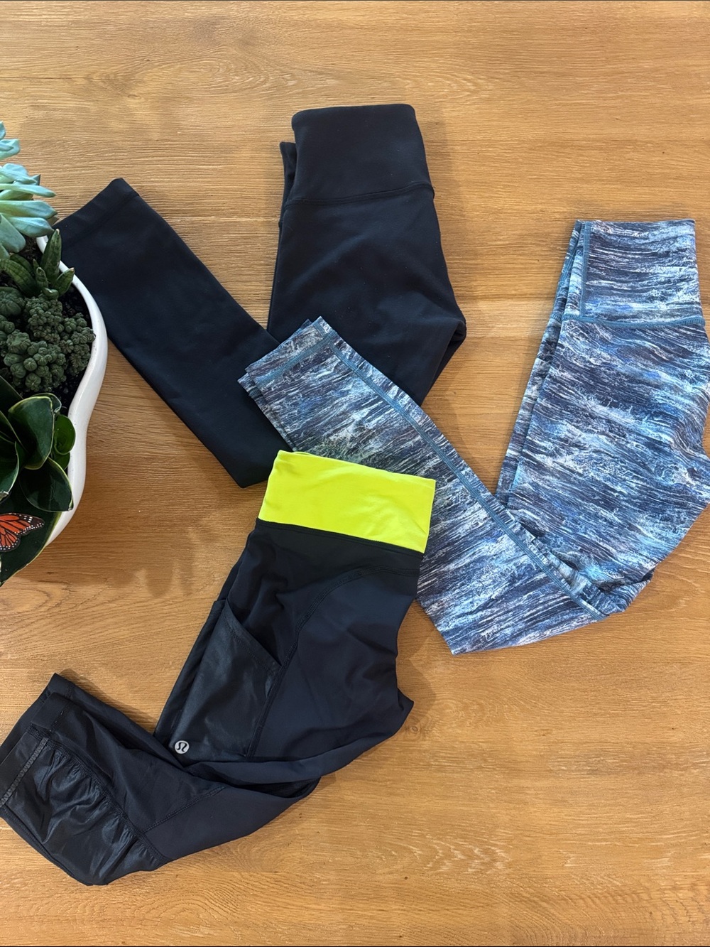 lululemon LOT of 3 Women’s Black and Neon Yellow Athletic Leggings Size 0-00